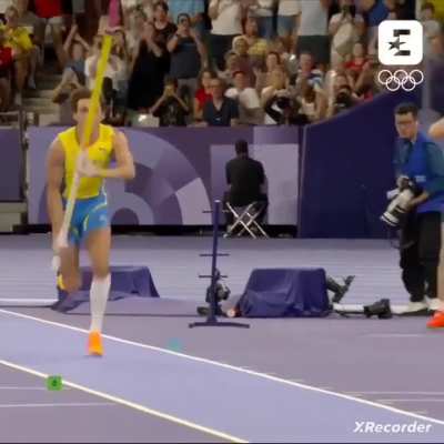 Perfect jump by Armand Duplantis 