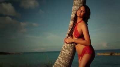 Chrissy Teigen - nude bodypaint