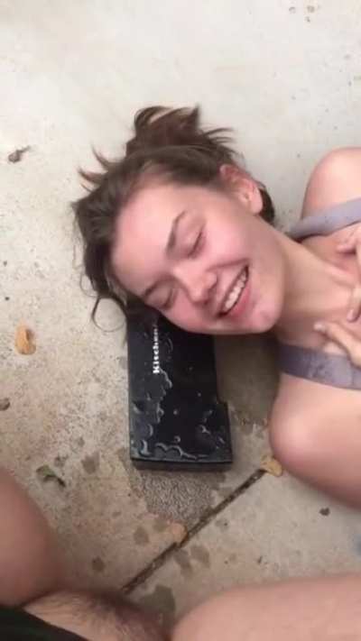 her GF pisses in her mouth - pissqu333n @ twitter