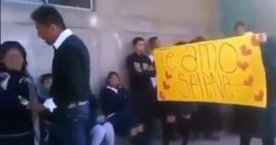 This is a love declaration in a high school in my loved M&eacute;xico