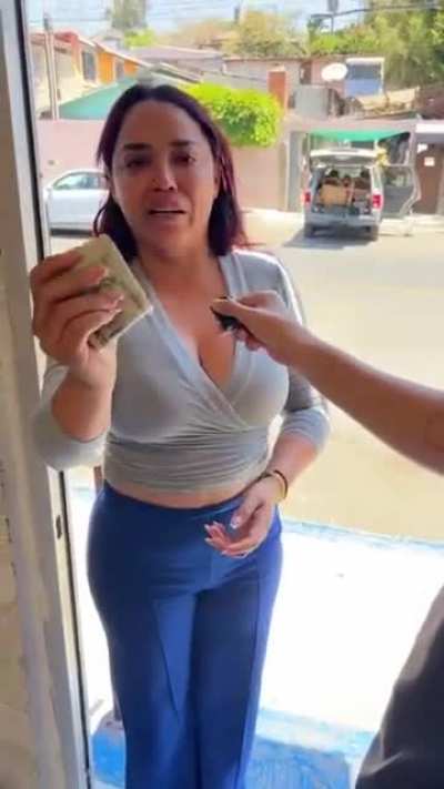 Operativo del SAT dej&oacute; a negocio sin mercanc&iacute;a en Tijuana - Alcaldesa pide que el Estado aclare los hechos