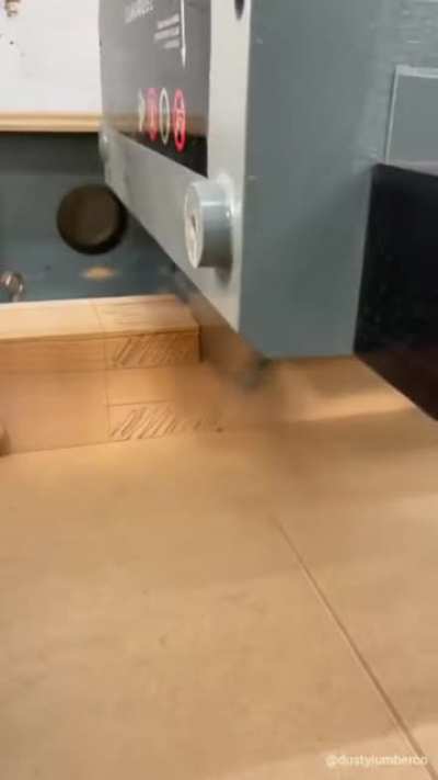 Joining three pieces of wood with castle joints