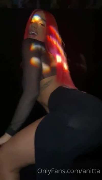 Anitta (um cara pediu a&iacute;)