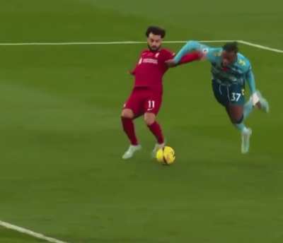 Bella-Kotchap challenge on Salah not given as a penalty