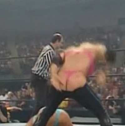 Trish Stratus 🍑