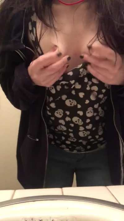 it&rsquo;s been too long since i&rsquo;ve uploaded a lil titty viddy, freshly painted nails always makes me wanna play with em 🥰