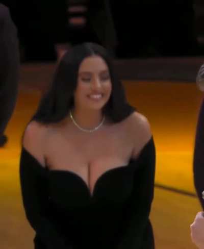 sheeesh massive tits