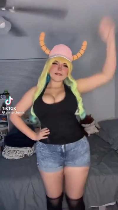 Big boob cosplayer 