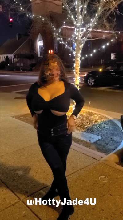 Flashing my Asian big titties to drivers