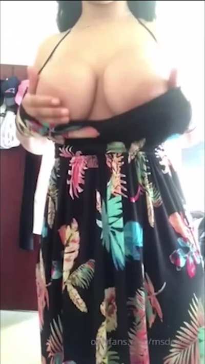 5'1" with Huge Rack