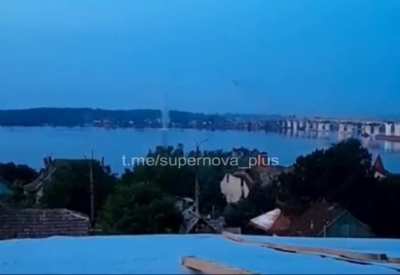 Something is happening at the left bank of Dnipro River at the Antonivskyi Bridge