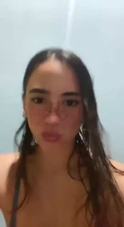Lu la puta tetona de arg