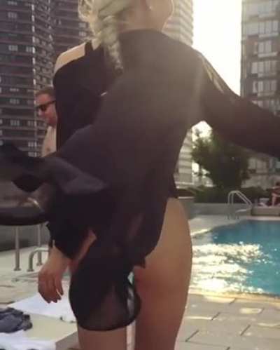 Serena Jung - Ass low motion