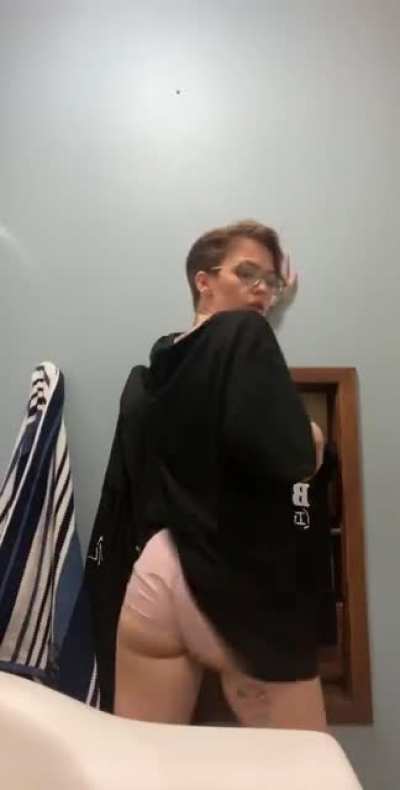 I made this just for Reddit, I miss shakin my cheeks for you guys