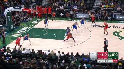 [Highlight] Nikola Vucevic makes the clutch 3 to put the Bulls up by 6 with 20 seconds left