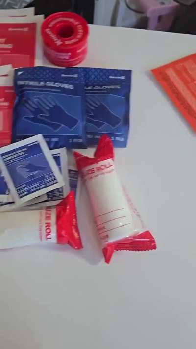 Wound closure kit zip closure