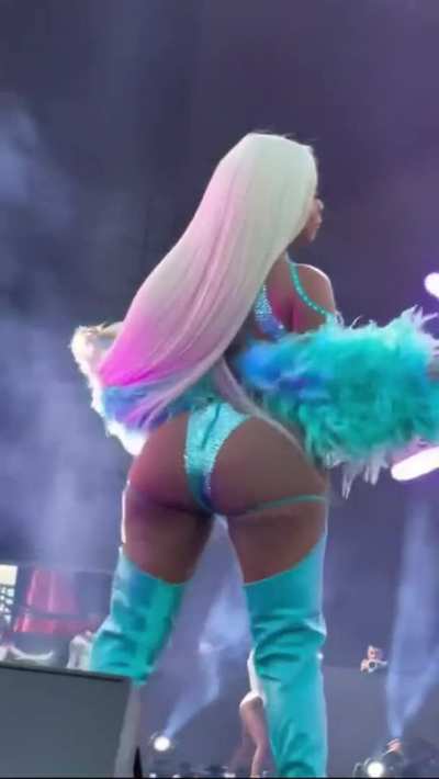 jt from city girls twerking her phat ass