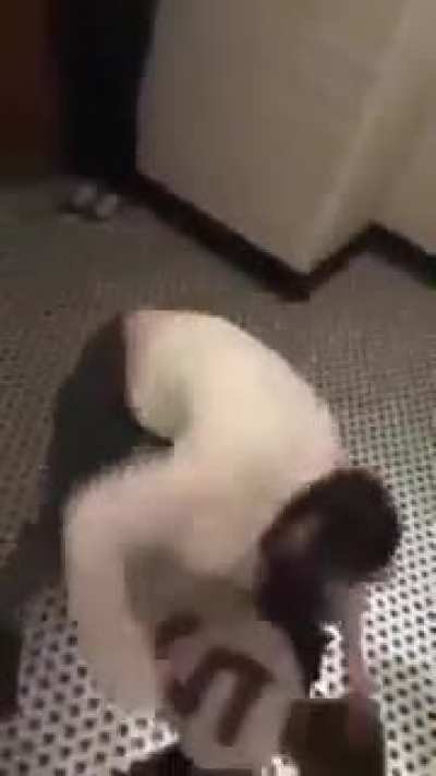 2 girls going at it!