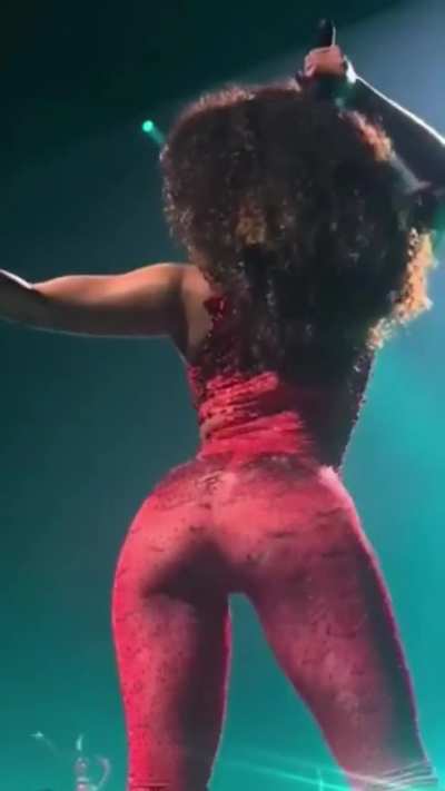 The jiggle😩😍(Slow-Mo)
