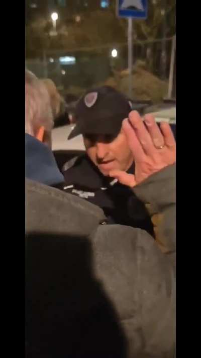 Blok 4, pobolj&scaron;ana verzija. Benny Hill bi im pozavideo.