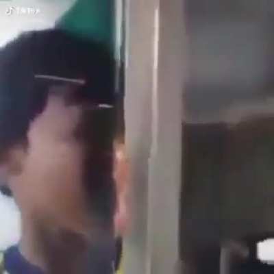 :V