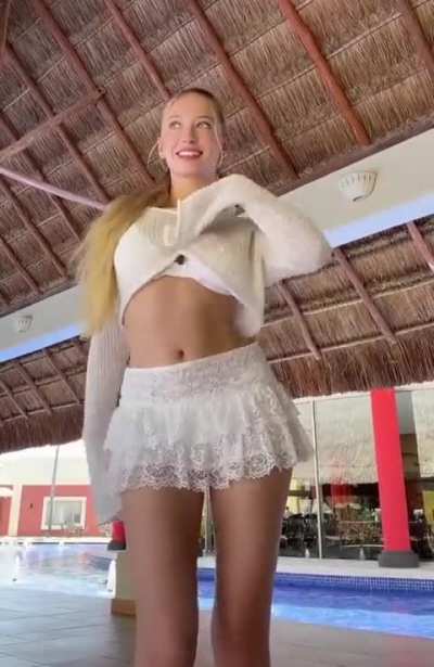 Sophia tiktok dance