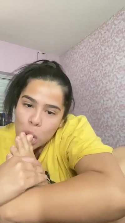 😮&zwj;💨😮&zwj;💨long tongue latina