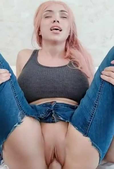 She's a Keeper 🍑 ( Free Collection In Comments 👇)