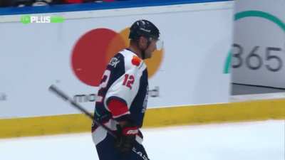 [Slovak vs Czech legends exhibition] Pavelec denies Gaborik twice in span of few seconds