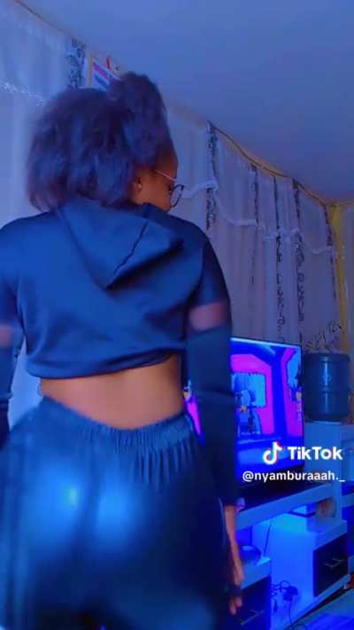 Kenyan Gyal