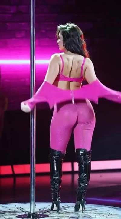 Uno m&aacute;s solo porque me encanta ese vestuario jaja