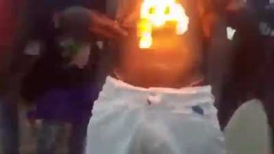 Homem foisgo passando pra aben&ccedil;oa esse redit