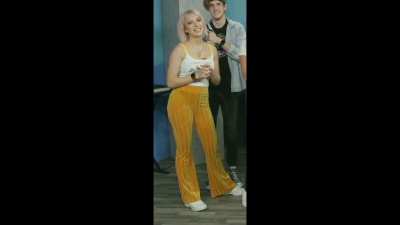 LOOK THAT CURVES &amp;lt;3