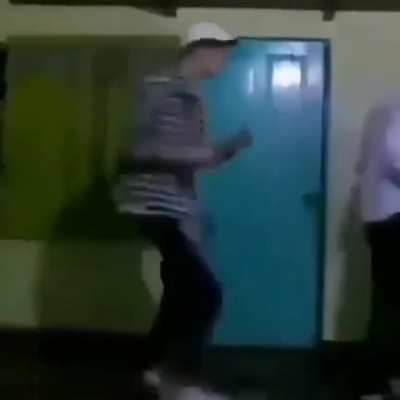 yo y los Chainsaw cuando suena este temazo