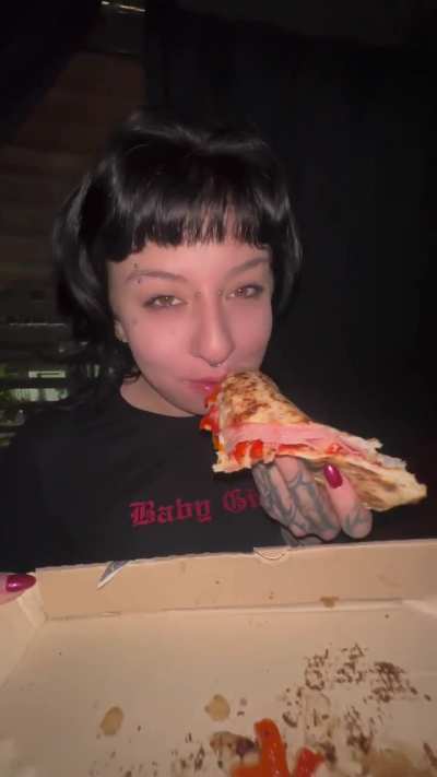 Nyam pizza 🍕 