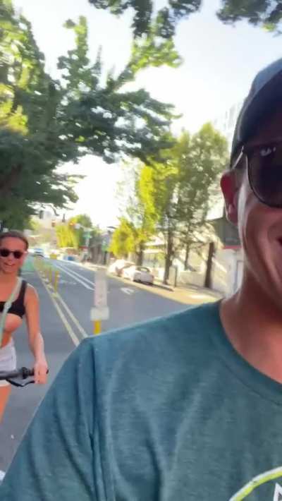 Don't flash while scooting [GIF]