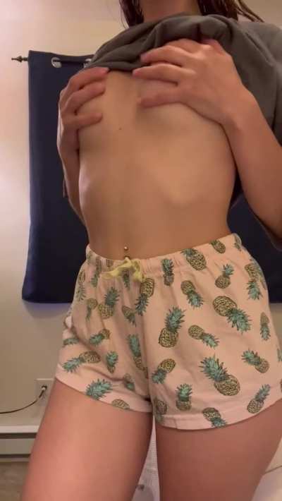 My perky little titties &eth;