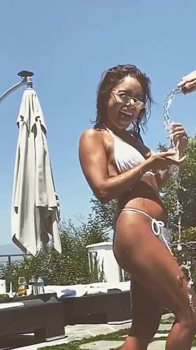 Vanessa Hudgens&rsquo; booty has got me so hard