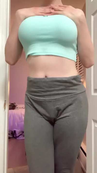 When you&rsquo;re mean to me this is who you&rsquo;re mean to btw 🍑 let&rsquo;s chat 💞 just check the comments for a 🥵 link 👇 