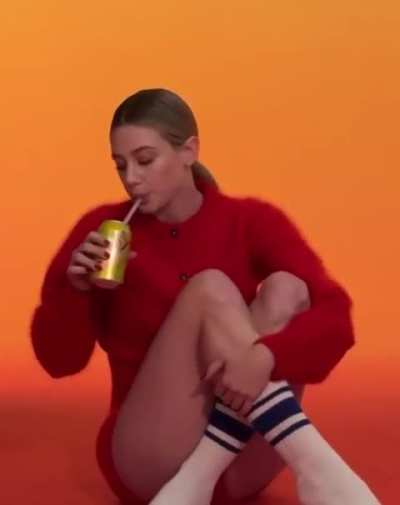 Lili Reinhart