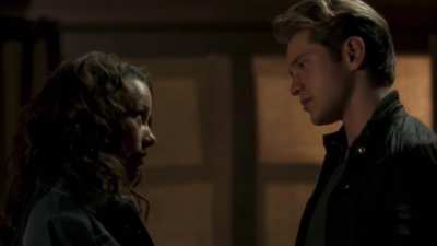 Jessica Parker Kennedy in The secret circle