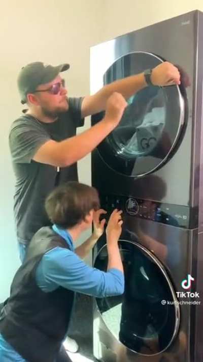 Let&rsquo;s go wash the clothes