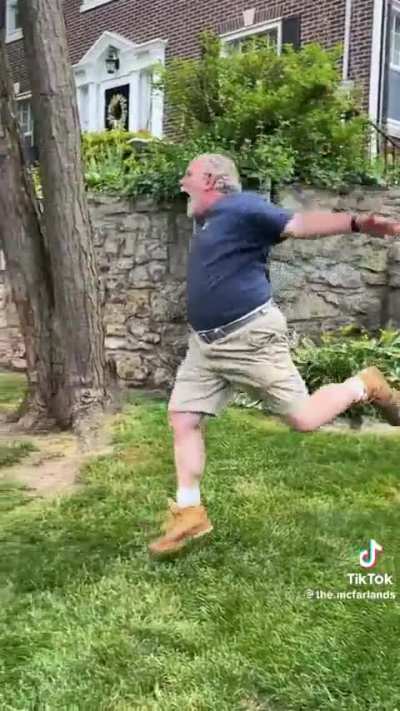 Remember to compliment other men&acirc;s lawns