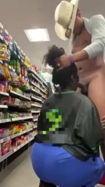 7 Eleven employees with some customer service &eth;