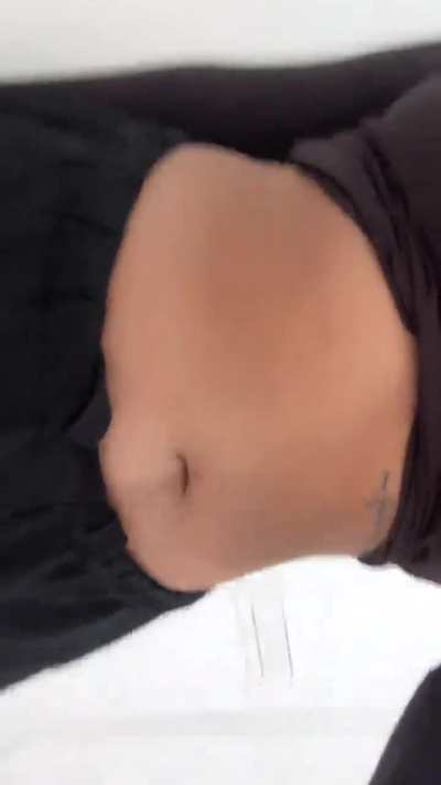 Suzanee Sharon