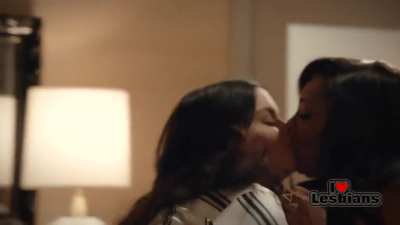 Jodi Lyn O'Keefe &amp;amp; Tiffany Hines (Hit the Floor - s04e02)