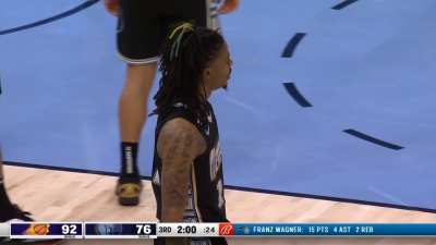 [Highlight] Duane Washington Jr. hits a ridiculous corner three in transition plus the foul