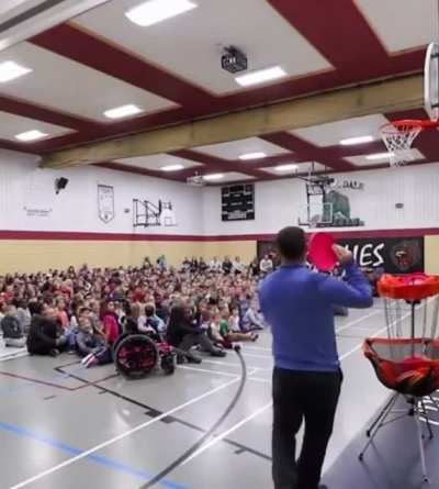 This trickshot in front of 450 kids is a pure as it gets