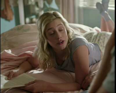 Lili Reinhart