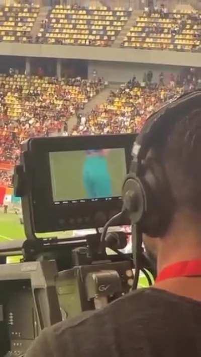 Cameraman always 
